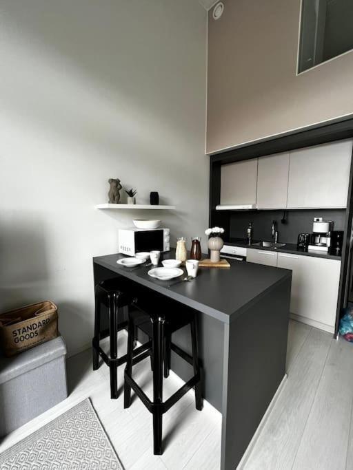 Ferienwohnung Cozy Penthouse Loft - Near The Airport Vantaa Exterior foto